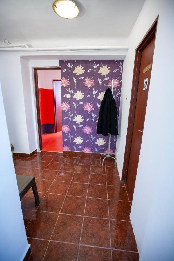 Oradea Central Hostel エクステリア 写真